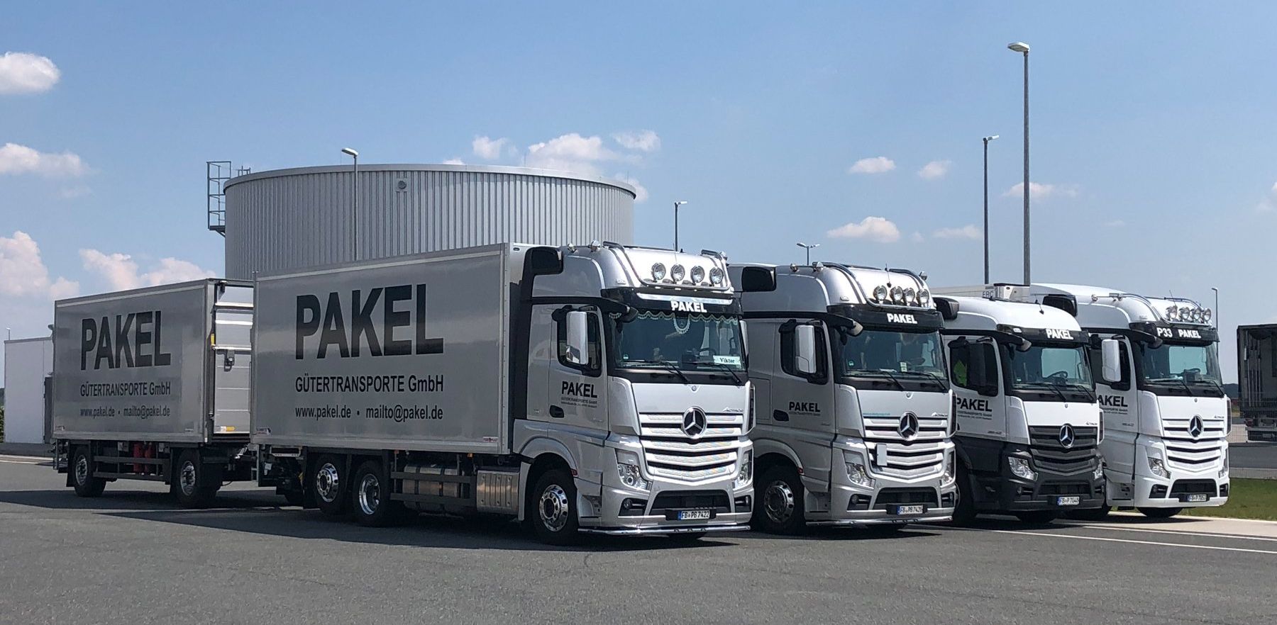 Pakel Gütertransport - LKW mit Anhänger